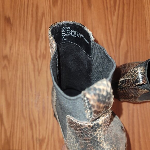 Faux snake Skin booties - Picture 3 of 4